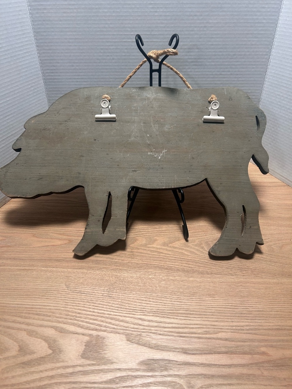 Rustic Farmhouse Wood Pig Memo Note & Photo Holder Hanging Board